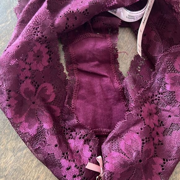 Victorias Secret BODY BY VICTORIA
Lace Boyshort Shortie Panty Cheeky - Picture 9 of 10